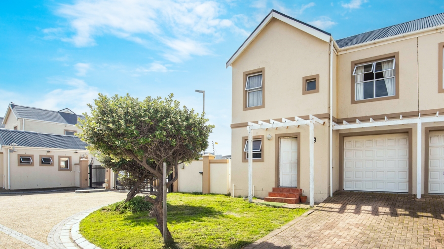 3 Bedroom Property for Sale in Costa Da Gama Western Cape
